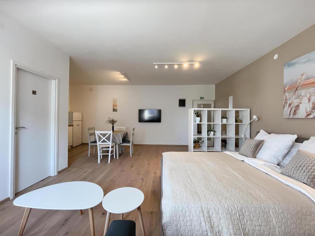 Caramel Comforts In Stinjan Only 800 Meters From The Beach PUY Exterior foto